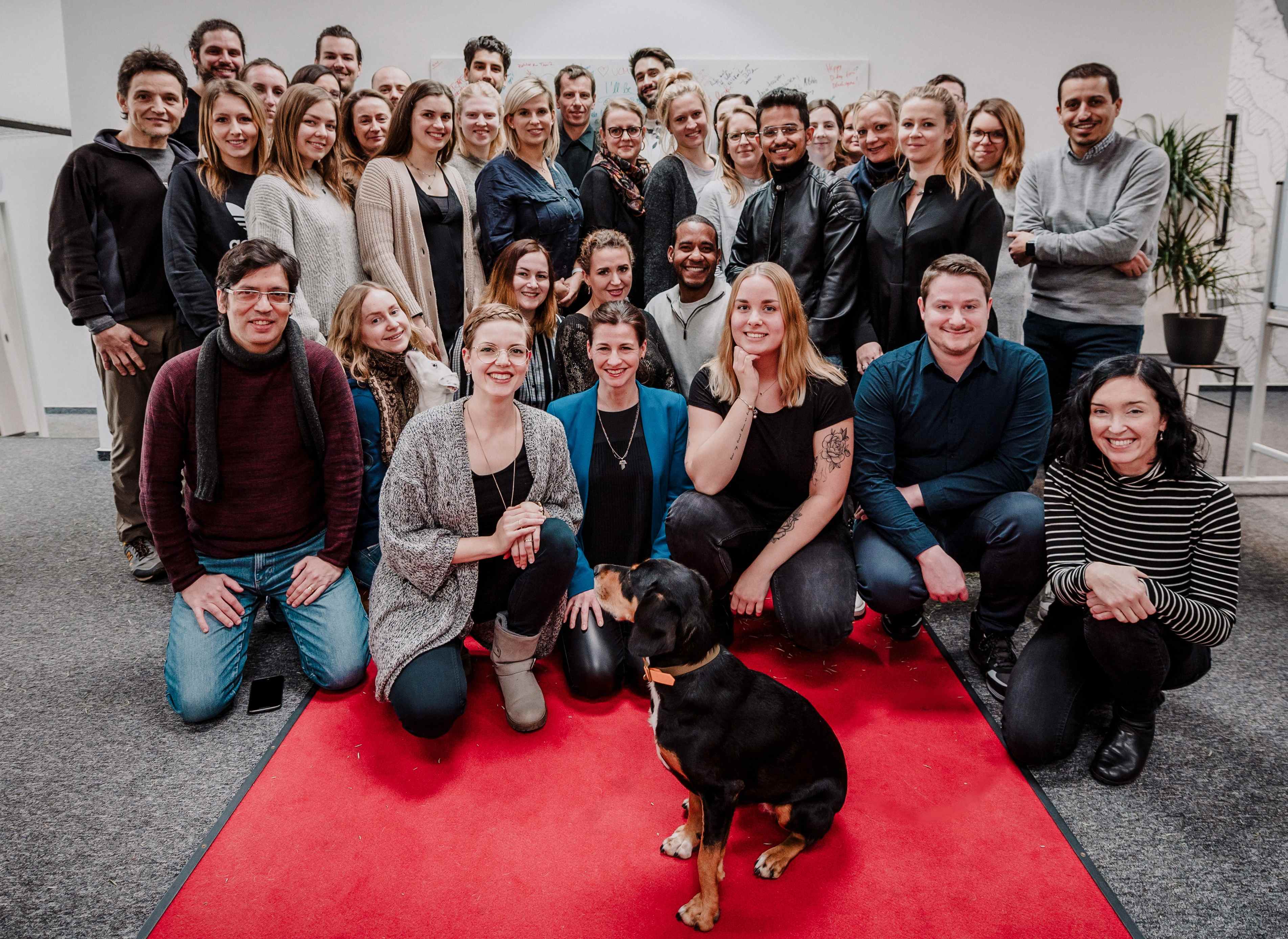 Das vielfältige und engagierte Team von ucm.agency setzt auf Zusammenhalt und Menschennähe