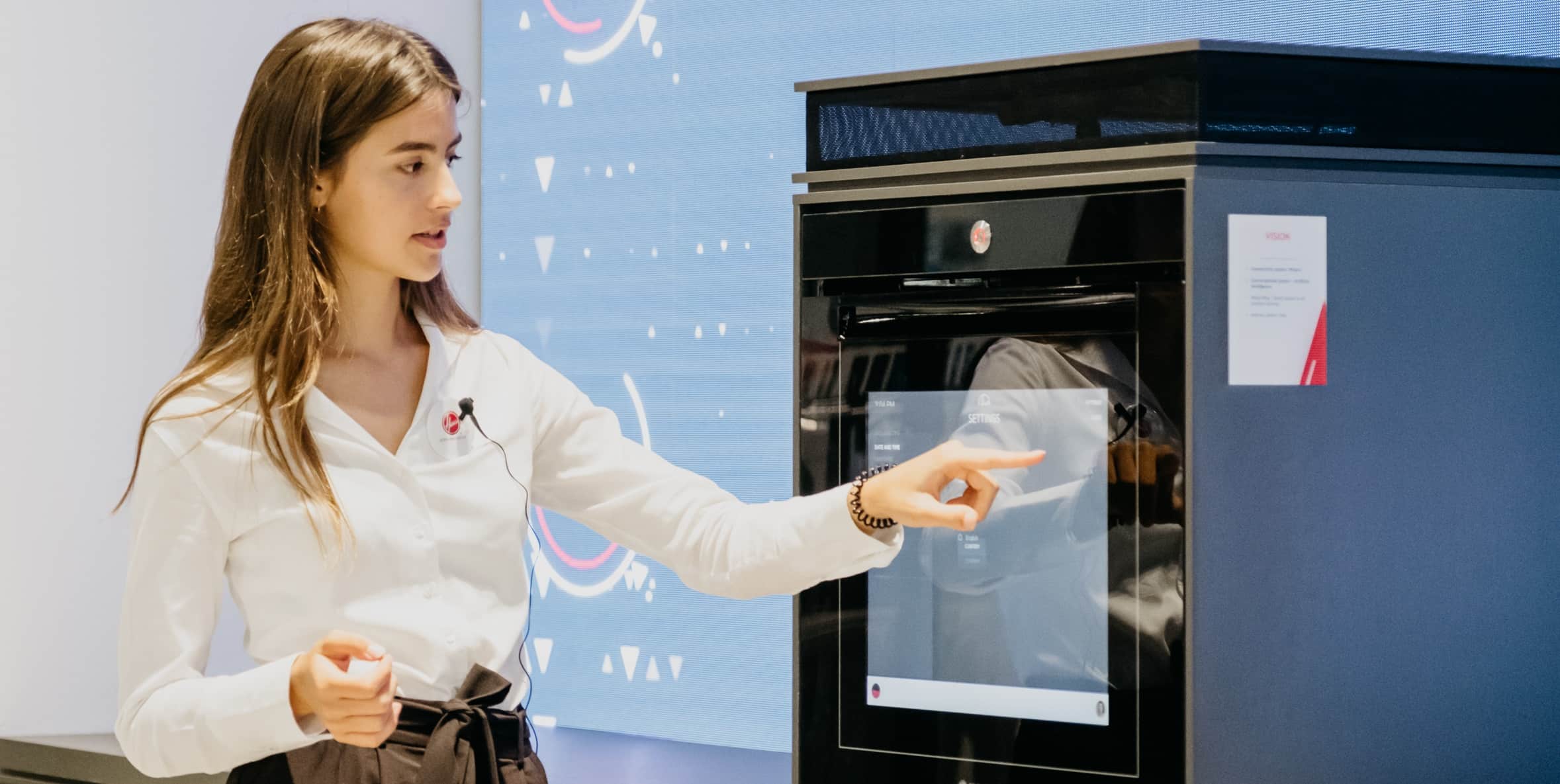 Fachpromoter von ucm.agency stehen Ihnen bei technischen Produkteinführungen auf Events zur Seite