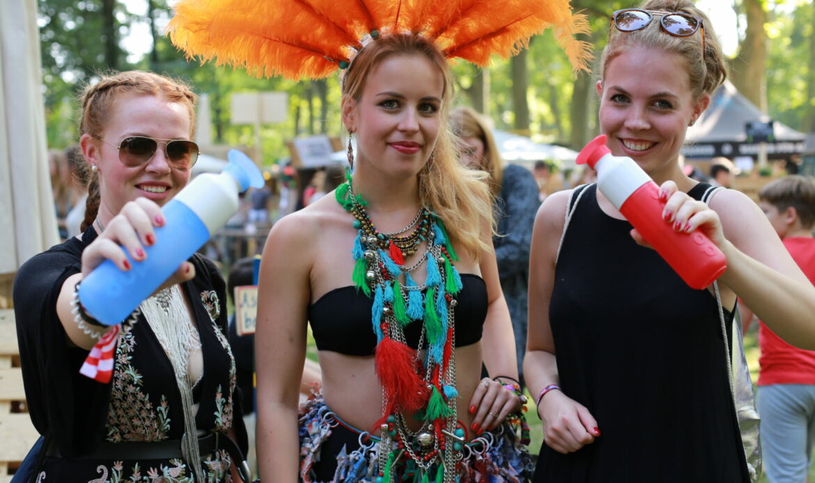 Weibliches Promotion Team auf dem Lollapalooza in Berlin